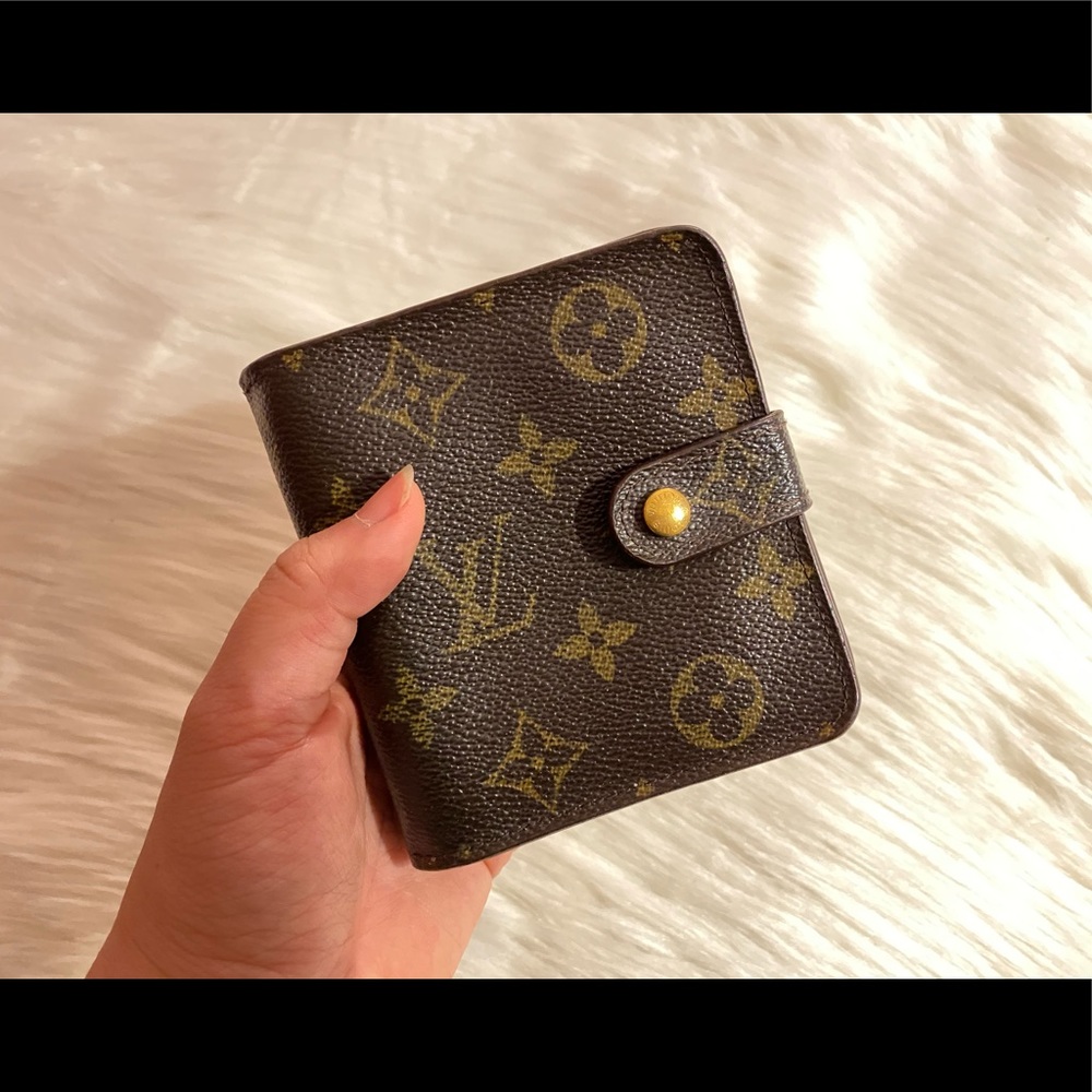 Louis Vuitton Zippy Compact wallet